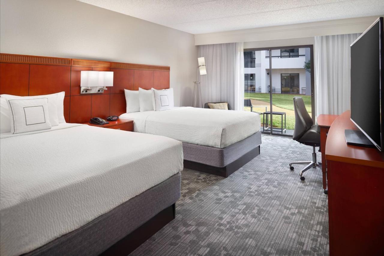 Courtyard By Marriott Atlanta Airport South/Sullivan Road Экстерьер фото